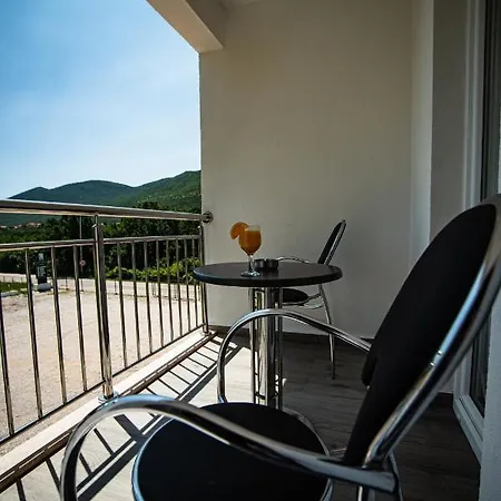 Nacional تريبينيي