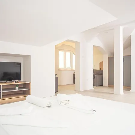 Nacional موتيل تريبينيي