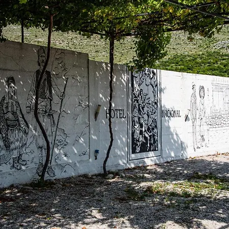 Nacional موتيل *